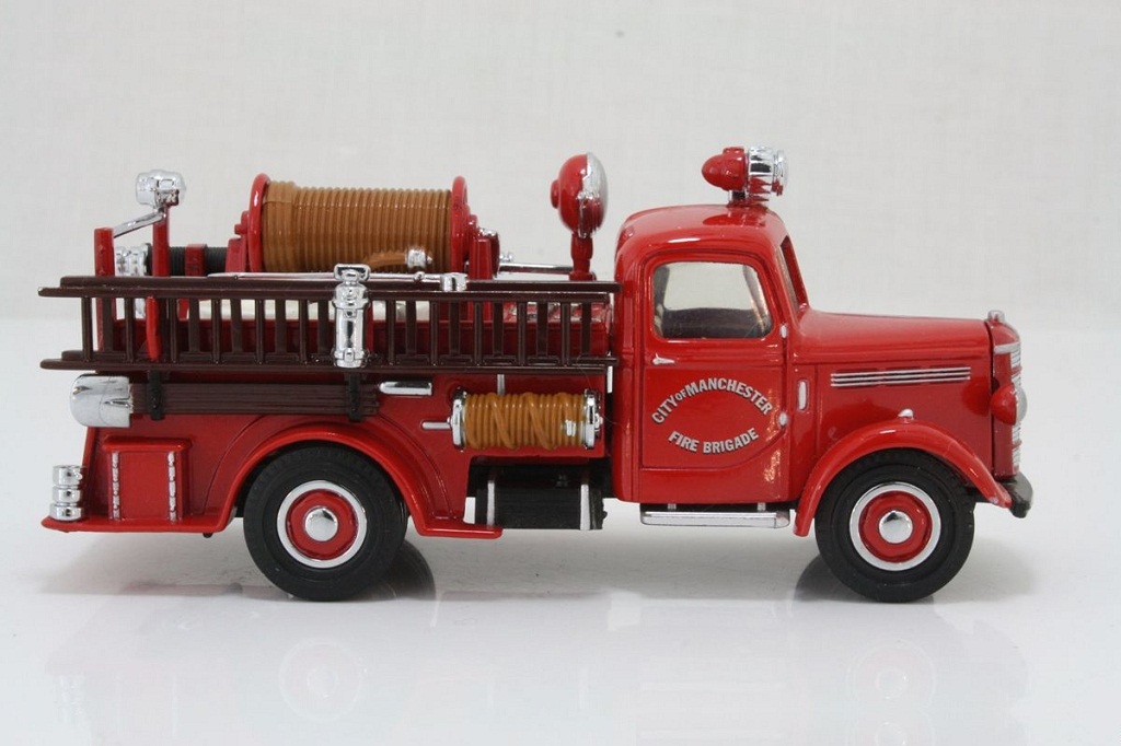 Matchbox Collectibles YFE17; 1939 Bedford Pump & Hose Truck